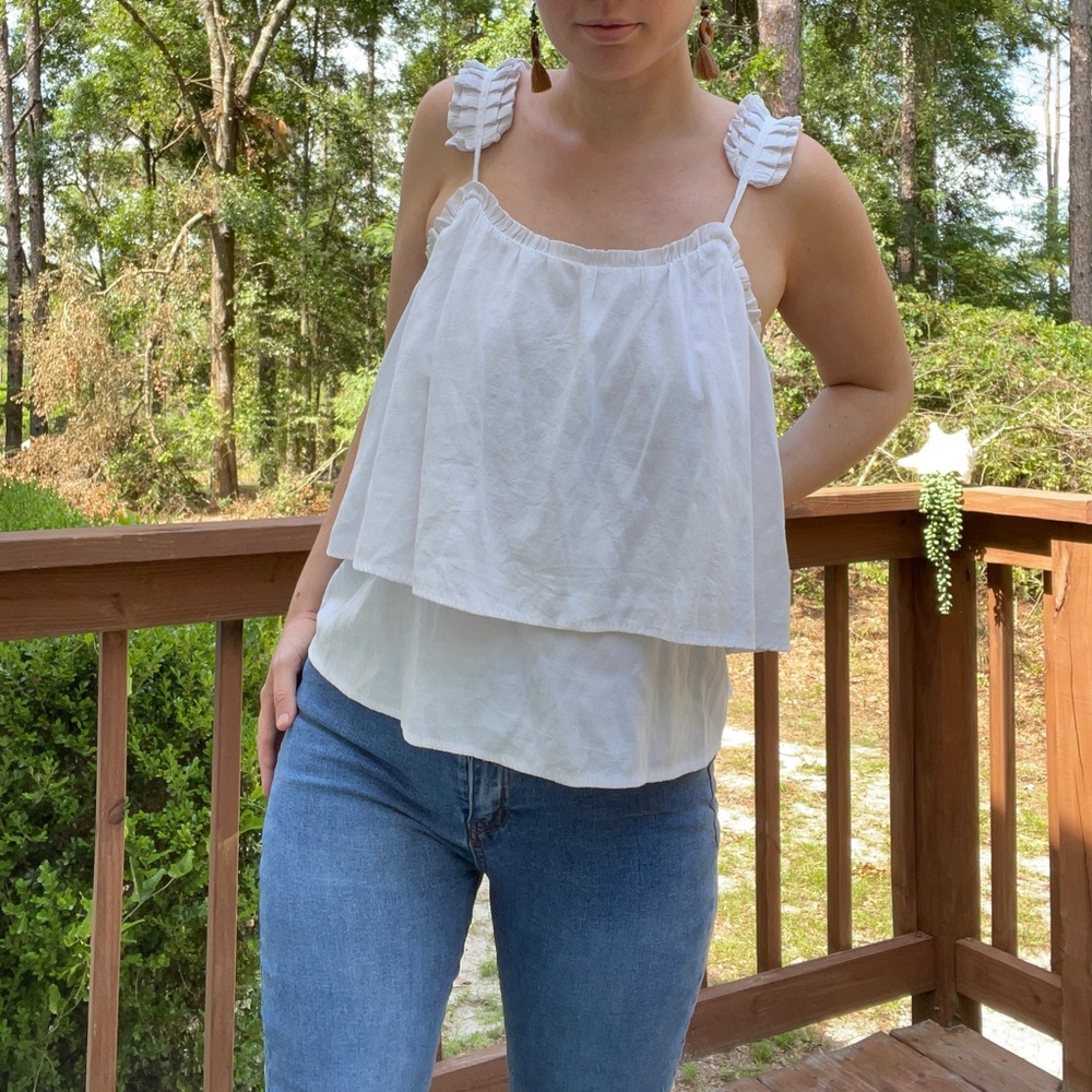 white layered tank